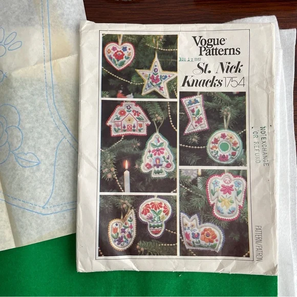 Vogue Stocking Pattern 1982 - Picture 2 of 3